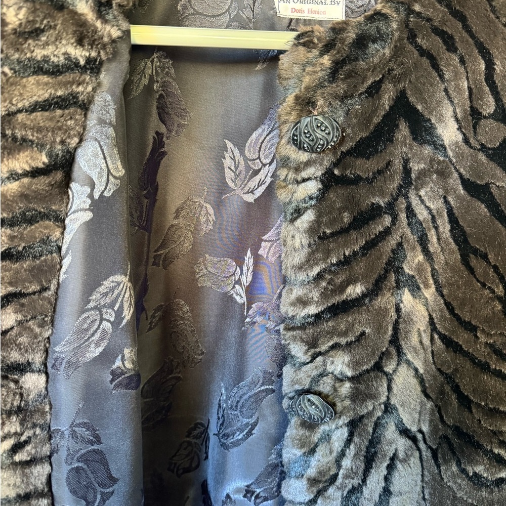 Vintage Boxy Handmade Faux Fur Zebra Print Jacket - Picture 3 of 13